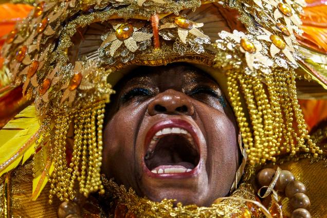 Componente da escola de samba Águia de Ouro durante desfile no Sambódromo do Anhembi, em São Paulo (SP) - 02/03/2019 Componente da escola de samba Águia de Ouro durante desfile no Sambódromo do Anhembi, em São Paulo (SP) - 02/03/2019