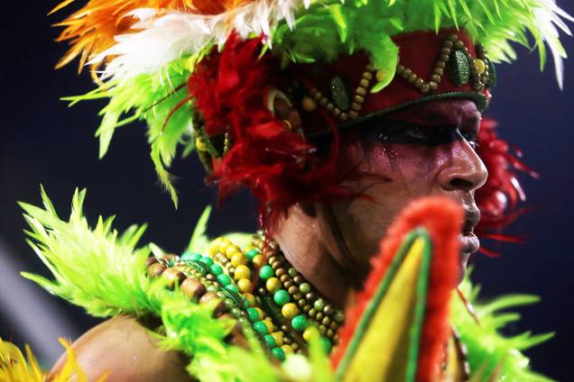 Componente da escola de samba Águia de Ouro durante desfile no Sambódromo do Anhembi, em São Paulo (SP) - 02/03/2019 Componente da escola de samba Águia de Ouro durante desfile no Sambódromo do Anhembi, em São Paulo (SP) - 02/03/2019