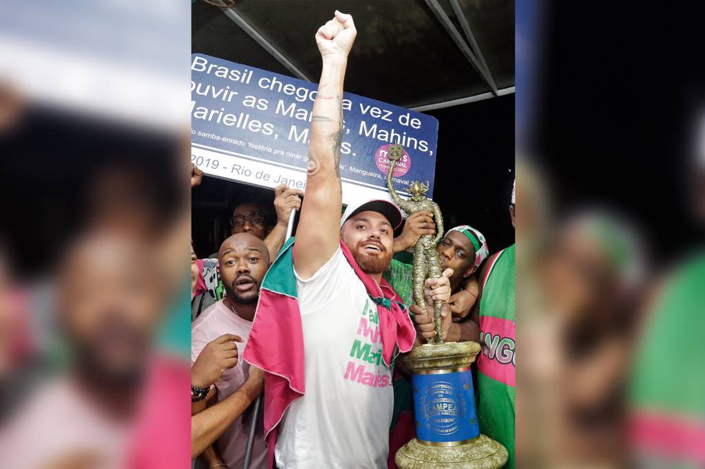 Tudo caminhando como se fosse ter desfile, diz Leandro Vieira