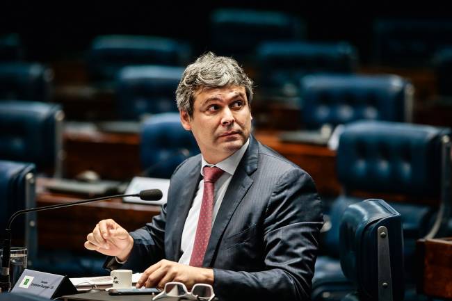 O deputado federal Lindbergh Farias defende alternativa ao atual prefeito em 2024
