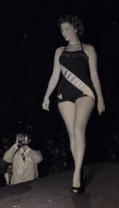 MARTHA ROCHA – Foto no concurso de Miss Universo de 1954 – Domínio público MARTHA ROCHA – Foto no concurso de Miss Universo de 1954 – Domínio público