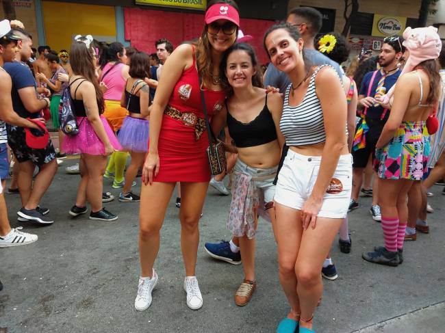 Claudia Cararreto, Laura Lamonica e Leticia Pinheiro, na República