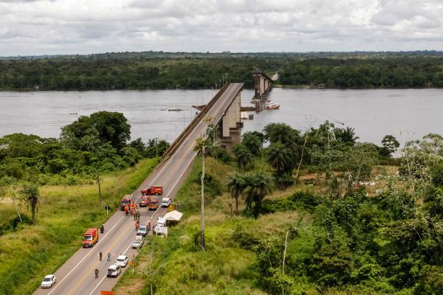 Parte de uma ponte do complexo Alça Viária, que liga regiões do Pará, caiu sobre o Rio Moju próximo ao município de Acará - 06/04/2019 Parte de uma ponte do complexo Alça Viária, que liga regiões do Pará, caiu sobre o Rio Moju próximo ao município de Acará - 06/04/2019