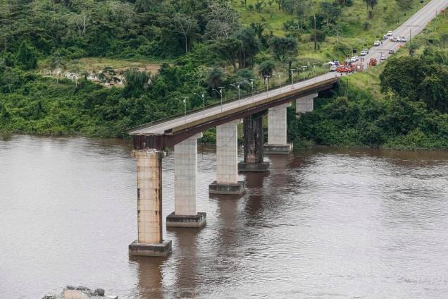 Parte de uma ponte do complexo Alça Viária, que liga regiões do Pará, caiu sobre o Rio Moju próximo ao município de Acará - 06/04/2019 Parte de uma ponte do complexo Alça Viária, que liga regiões do Pará, caiu sobre o Rio Moju próximo ao município de Acará - 06/04/2019