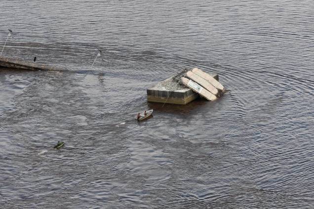 Parte de uma ponte do complexo Alça Viária, que liga regiões do Pará, caiu sobre o Rio Moju próximo ao município de Acará - 06/04/2019 Parte de uma ponte do complexo Alça Viária, que liga regiões do Pará, caiu sobre o Rio Moju próximo ao município de Acará - 06/04/2019