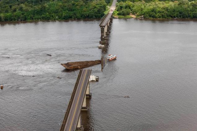 Parte de uma ponte do complexo Alça Viária, que liga regiões do Pará, caiu sobre o Rio Moju próximo ao município de Acará - 06/04/2019 Parte de uma ponte do complexo Alça Viária, que liga regiões do Pará, caiu sobre o Rio Moju próximo ao município de Acará - 06/04/2019