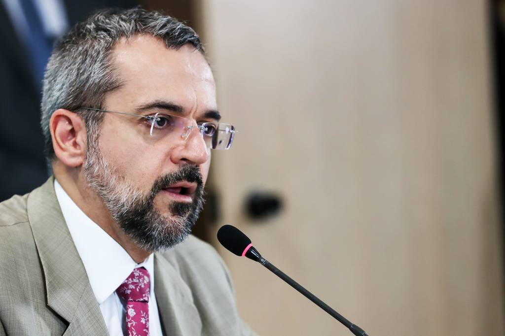 Enem acontecerá em 2019 e não terá ‘questões ideológicas’, diz Weintraub