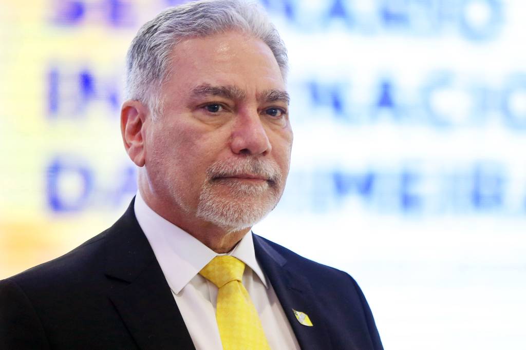 General é exonerado do Esporte e deve ser substituído por aliado de Sarney