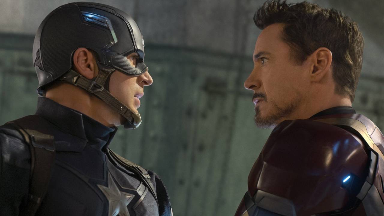 Chris Evans e Robert Downey Jr. como Capitão América e Homem de Ferro em ‘Capitão América: Guerra Civil‘