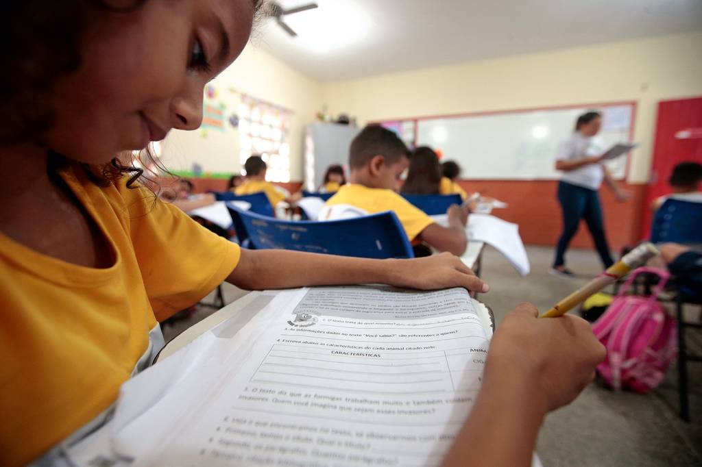 Escola Emílio Sendim de EF Sala de aula