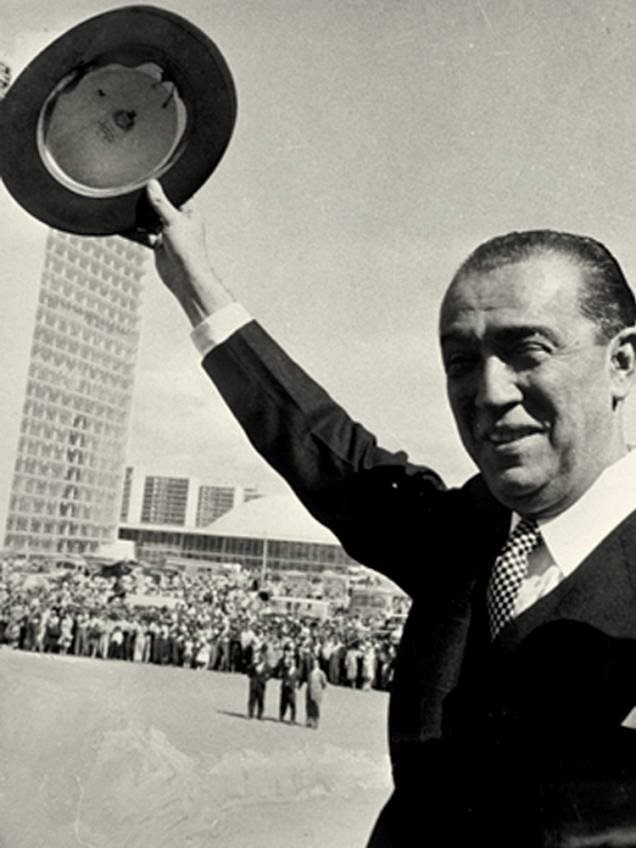 Juscelino Kubitschek, presidente da República, nos festejos de inauguração de Brasília (DF) - 21/04/1960 Juscelino Kubitschek, presidente da República, nos festejos de inauguração de Brasília (DF) - 21/04/1960