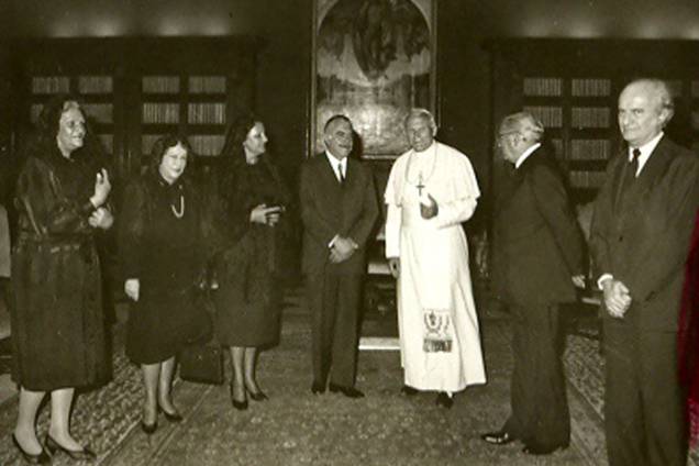 O presidente José Sarney e sua mulher, Marly, durante audiência com papa João Paulo 2º O presidente José Sarney e sua mulher, Marly, durante audiência com papa João Paulo 2º