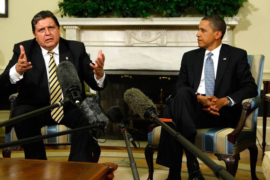 O ex-presidente do Peru Alan García durante reunião com o então presidente dos Estados Unidos Barack Obama no Gabinete Oval da Casa Branca em junho de 2010 O ex-presidente do Peru Alan García durante reunião com o então presidente dos Estados Unidos Barack Obama no Gabinete Oval da Casa Branca em junho de 2010