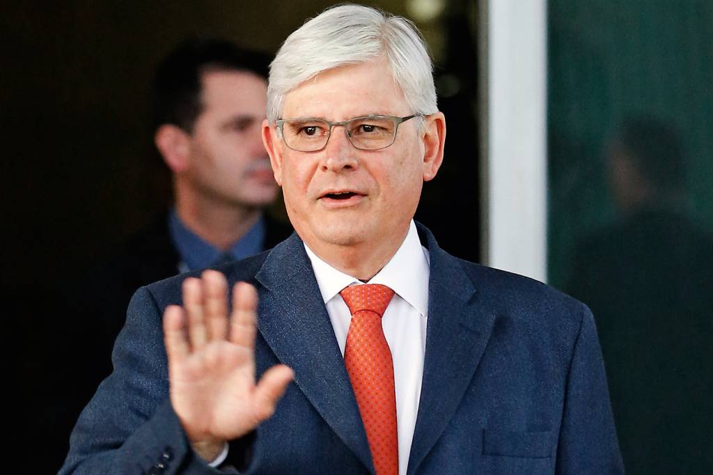 Filiação de Janot ao Podemos fica para 2022