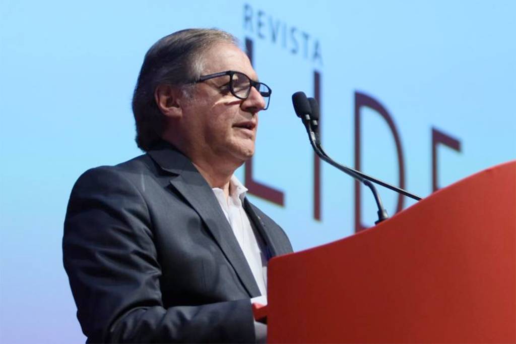 Vélez: ‘Não vou entregar o cargo’