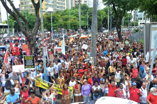 Manifestação contra cortes na educação, na Praça do Campo Grande, em Salvador (BA) - 15/05/2019 Manifestação contra cortes na educação, na Praça do Campo Grande, em Salvador (BA) - 15/05/2019