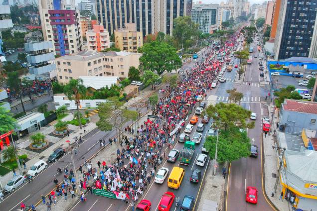 Estudantes protestam contra cortes na Educação e a reforma da Previdência em Curitiba - 15/05/2019 Estudantes protestam contra cortes na Educação e a reforma da Previdência em Curitiba - 15/05/2019