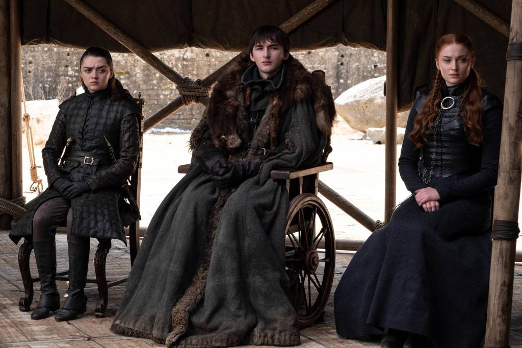 Arya (Maisie Williams), Bran (Isaac Hempstead-Wright) e Sansa (Sophie Turner) em ‘Game of Thrones’ Arya (Maisie Williams), Bran (Isaac Hempstead-Wright) e Sansa (Sophie Turner) em ‘Game of Thrones’