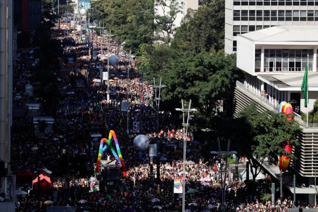 A 23ª edição da Parada do Orgulho LGBT na Avenida Paulista, <span>considerada a maior do mundo, reuniu 3 milhões de pessoas neste domingo (23). Ao todo, 19 trios elétricos desfilaram por cerca de sete horas de apresentações </span>- 23/06/2019 A 23ª edição da Parada do Orgulho LGBT na Avenida Paulista, <span>considerada a maior do mundo, reuniu 3 milhões de pessoas neste domingo (23). Ao todo, 19 trios elétricos desfilaram por cerca de sete horas de apresentações </span>- 23/06/2019