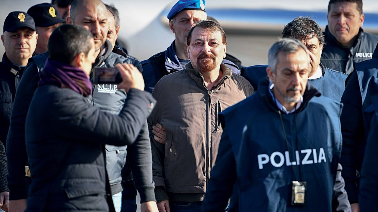 Terrorista Battisti cumpre perpétua por participação em assassinatos na Itália