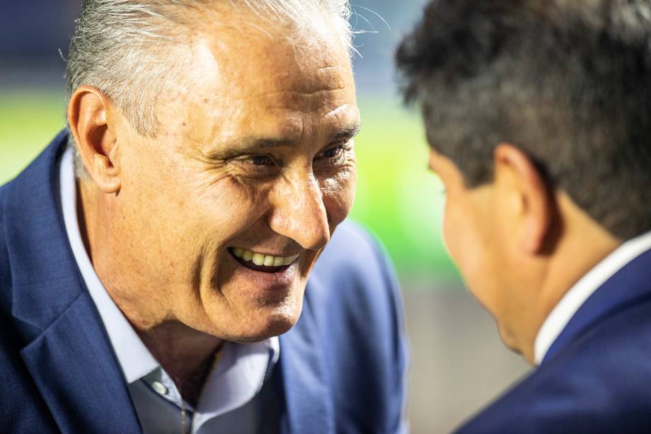 Tite, técnico da Seleção Brasileira, cumprimenta Eduardo Villegas, técnico da Bolívia - 14/06/2019