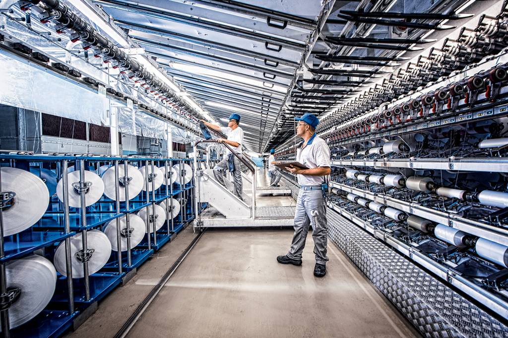 Governo lança pacote de desonerações e R$ 300 bi em crédito à indústria