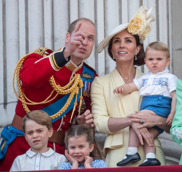 Prince William e Kate Middleton, duque e duquesa Cambridge, acompanham junto com os filhos, George, Charlotte e Louis os desfiles da parada Trooping the Colour, na sacada do Palácio de Buckingham, em Londres - 08/06/2019 Prince William e Kate Middleton, duque e duquesa Cambridge, acompanham junto com os filhos, George, Charlotte e Louis os desfiles da parada Trooping the Colour, na sacada do Palácio de Buckingham, em Londres - 08/06/2019