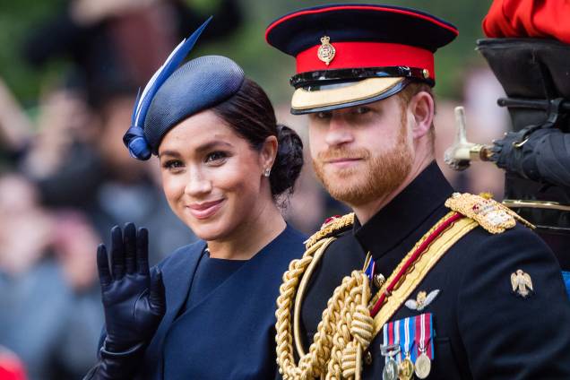 O príncipe Harry e Meghan Markle, duque e duquesa de Sussex, chegam de carruagem à parada anual Tropping de Colour que celebra o aniversário da Rainha Elizabeth II, em Londres - 08/06/2019 O príncipe Harry e Meghan Markle, duque e duquesa de Sussex, chegam de carruagem à parada anual Tropping de Colour que celebra o aniversário da Rainha Elizabeth II, em Londres - 08/06/2019