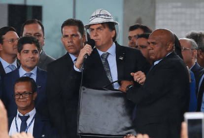 Bolsonaro inaugura aeroporto Glauber Rocha, em Vitória da Conquista, na Bahia