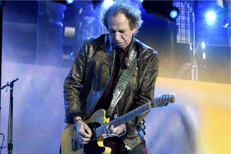 Contra as expectativas, Keith Richards chega aos 80 –  e esbanja saúde