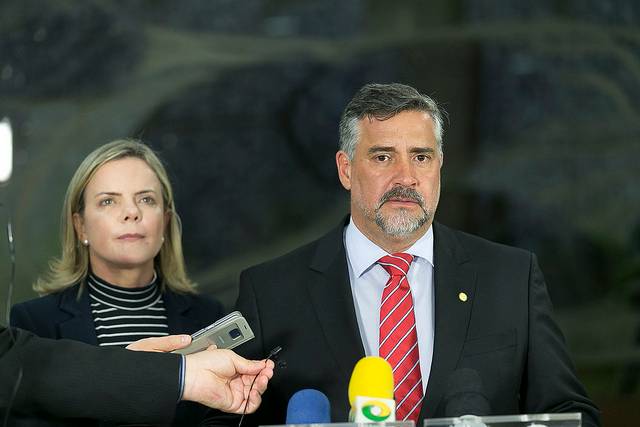 Pimenta, do PT: Bolsa Família fora do teto de forma permanente é crucial