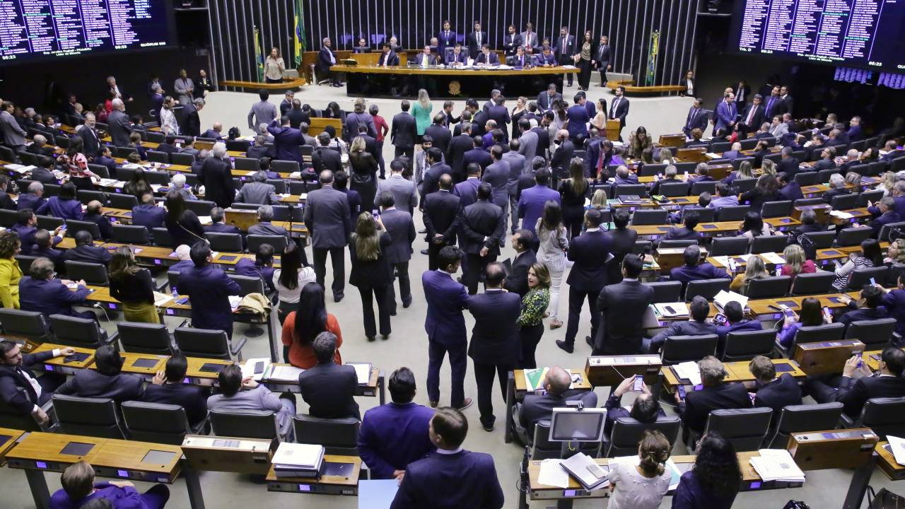 Na madrugada de quarta-feira, deputados aprovaram o texto-base da Previdência por placar de 370 a 124 votos em segundo turno