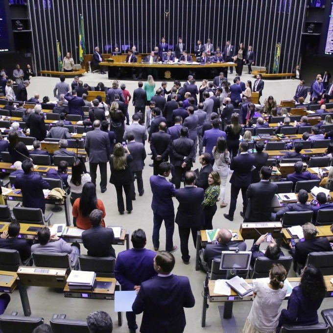 Senadores fecham acordo e atrelam pacto federativo à Previdência