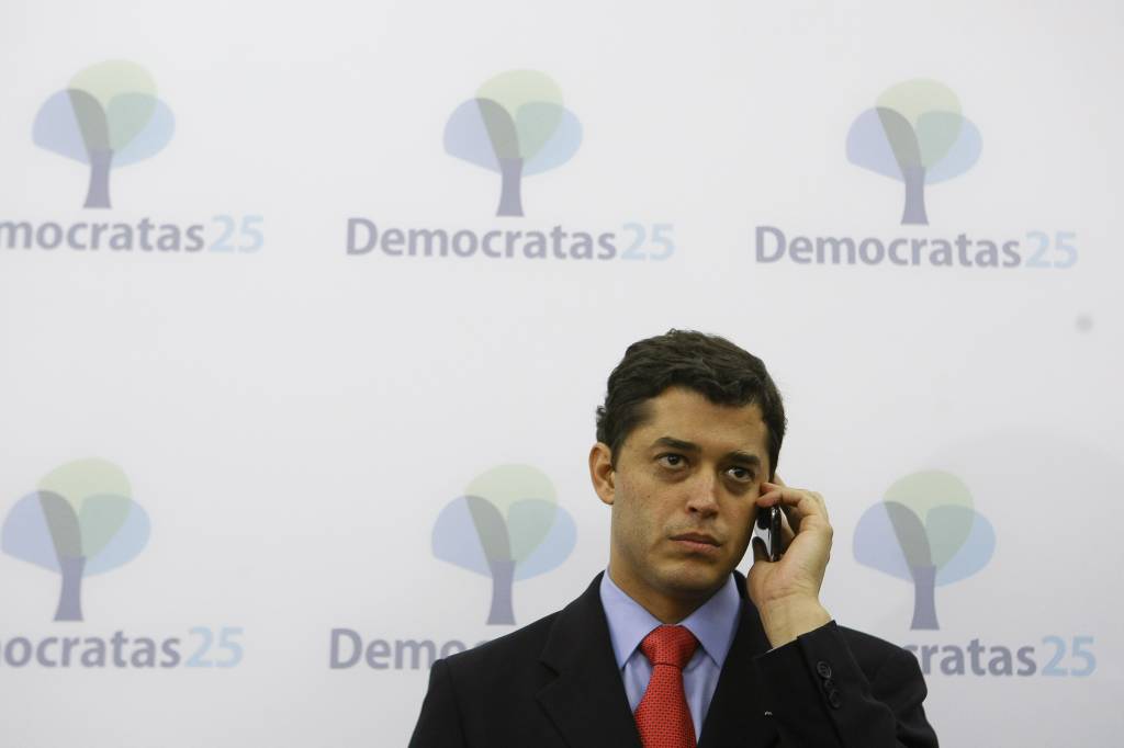 Relator da Lei da Ficha Limpa, Índio da Costa é preso pela PF