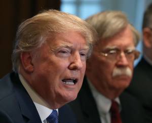 Presidente Donald Trump e o assessor de Segurança Nacional, John Bolton - 09/04/2019