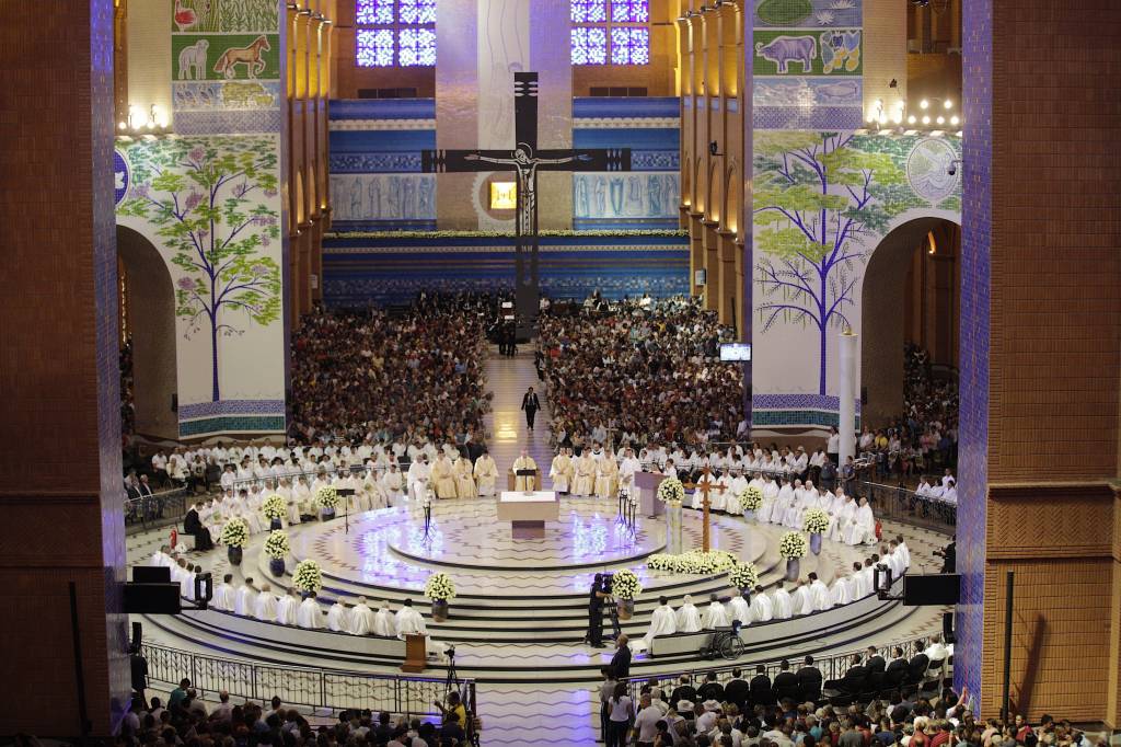 Em missa de Aparecida, arcebispo diz que a direita é ‘violenta e injusta’