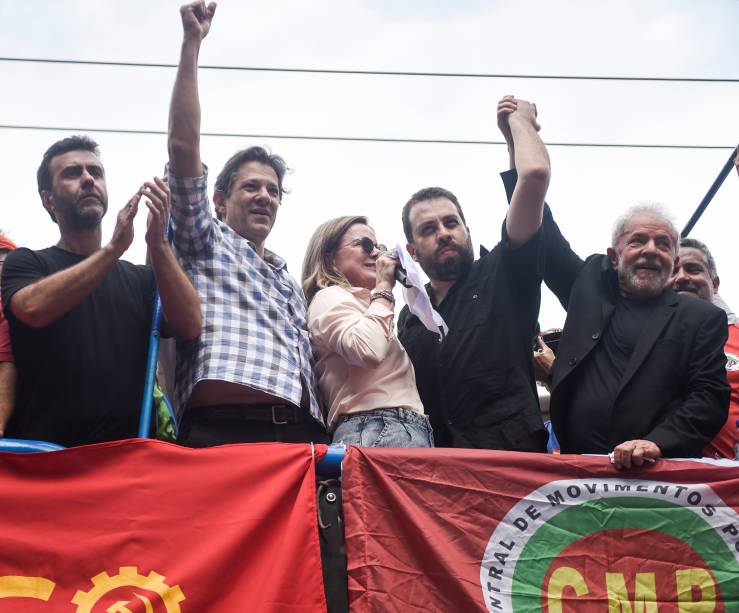 O ex-presidente Lula falou ao público em ato no em frente ao Sindicato dos Metalúrgicos, em São Bernardo do Campo-SP O ex-presidente Lula falou ao público em ato no em frente ao Sindicato dos Metalúrgicos, em São Bernardo do Campo-SP