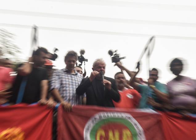 O ex-presidente Lula falou ao público em ato no em frente ao Sindicato dos Metalúrgicos, em São Bernardo do Campo-SP O ex-presidente Lula falou ao público em ato no em frente ao Sindicato dos Metalúrgicos, em São Bernardo do Campo-SP