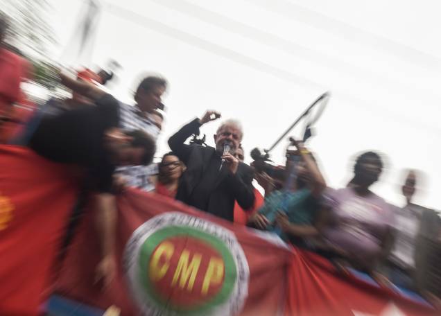 O ex-presidente Lula falou ao público em ato no em frente ao Sindicato dos Metalúrgicos, em São Bernardo do Campo-SP O ex-presidente Lula falou ao público em ato no em frente ao Sindicato dos Metalúrgicos, em São Bernardo do Campo-SP