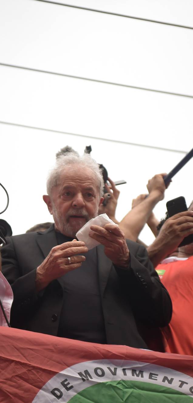 O ex-presidente Lula falou ao público em ato no em frente ao Sindicato dos Metalúrgicos, em São Bernardo do Campo-SP O ex-presidente Lula falou ao público em ato no em frente ao Sindicato dos Metalúrgicos, em São Bernardo do Campo-SP