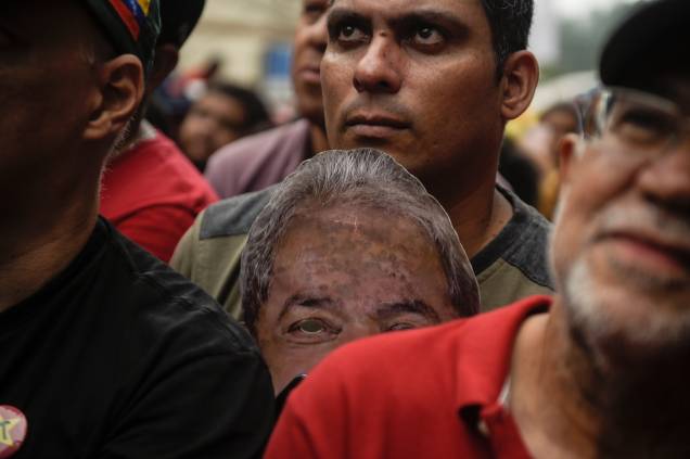 Apoiadores do ex-presidente Lula em ato em frente ao Sindicato dos Metalúrgicos, em São Bernardo do Campo-SP Apoiadores do ex-presidente Lula em ato em frente ao Sindicato dos Metalúrgicos, em São Bernardo do Campo-SP