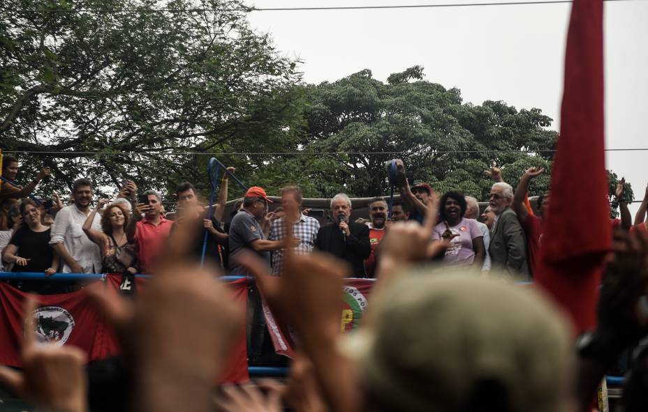 O ex-presidente Lula falou ao público em ato no em frente ao Sindicato dos Metalúrgicos, em São Bernardo do Campo-SP O ex-presidente Lula falou ao público em ato no em frente ao Sindicato dos Metalúrgicos, em São Bernardo do Campo-SP