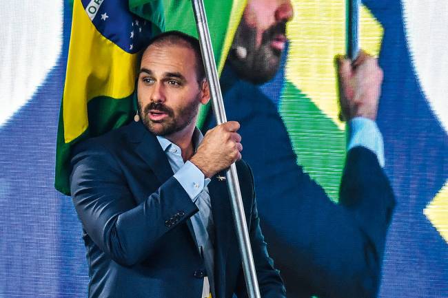 PIONEIRO - Eduardo: menção ao AI-5 rendeu processo na Comissão de Ética