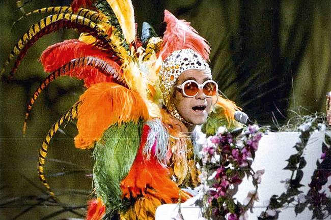 ELTON-JOHN-Muppet-Show-1977