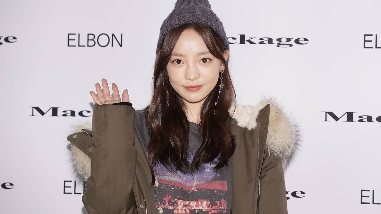 Ex-membro do grupo de k-pop KARA, Goo Hara posa no evento "Mackage" em Seul, na Coreia do Sul (26/10/2017)