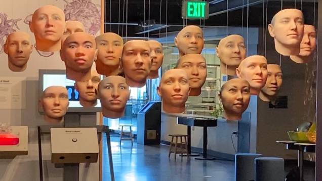 Instalação representando o DNA humano do museu Exploratorium de São Francisco (EUA) Instalação representando o DNA humano do museu Exploratorium de São Francisco (EUA)
