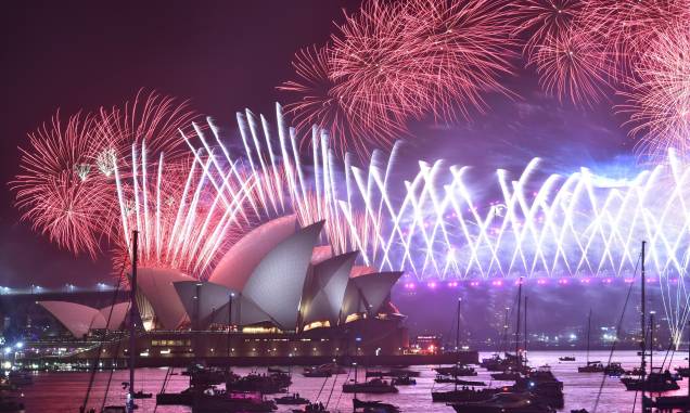 Austrália: fogos de artifício na virada 2020 na Harbour Bridge e na Opera House Austrália: fogos de artifício na virada 2020 na Harbour Bridge e na Opera House