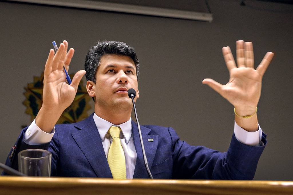 Em evento dos Brics, Mercadante manda indireta a Montezano