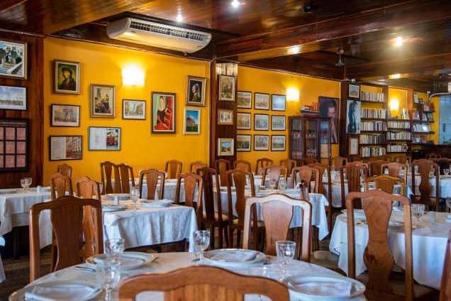 O aconchegante salão: restaurante completa 20 anos em 2020 O aconchegante salão: restaurante completa 20 anos em 2020