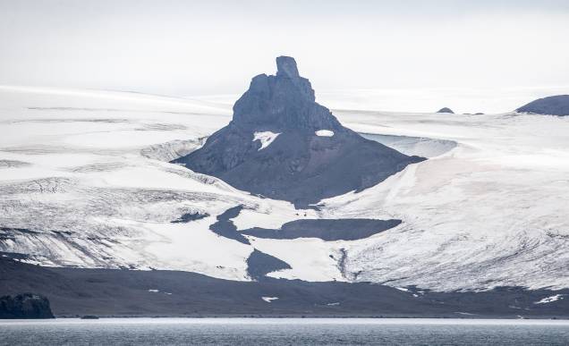 Chegada à Península Antártica foi marcada por geleiras, no Estreito de Nelson, e pela paisagem da Baía do Almirantado Chegada à Península Antártica foi marcada por geleiras, no Estreito de Nelson, e pela paisagem da Baía do Almirantado